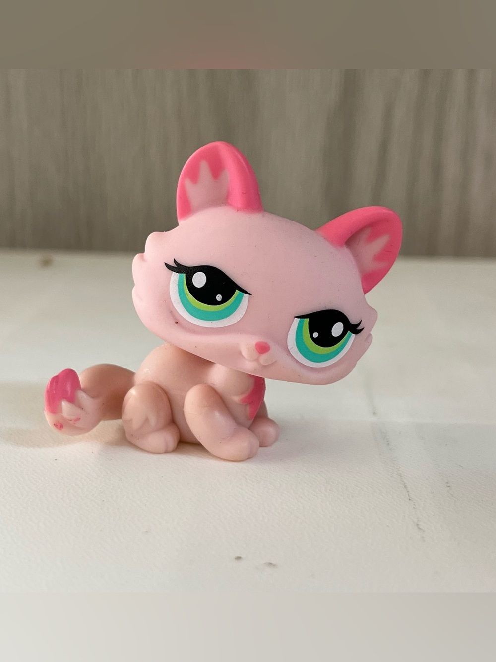 Pink Crouching Kitten #1345 Littlest Pet Shop LPS 2010 Tube Green Eyes